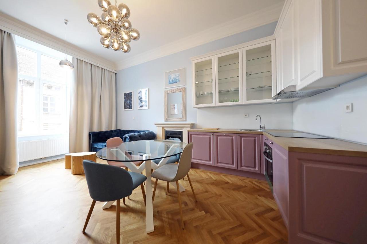 Swanky Central Apartments Загреб Экстерьер фото