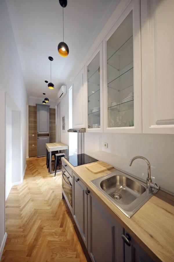 Swanky Central Apartments Загреб Экстерьер фото